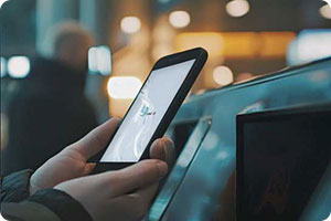 用户在公共场所使用灵霁